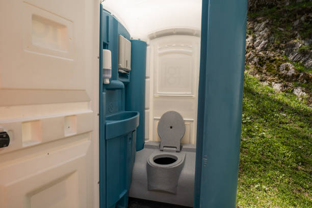 Porta potty delivery and setup in Hale Center, TX